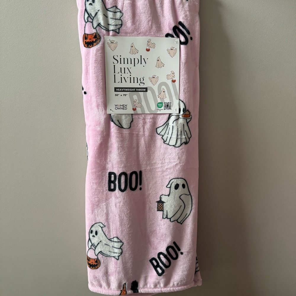 Pink Ghost Blanket Throw TikTok NEW Plush Fleece Spooky Season Haunted Decor Boo